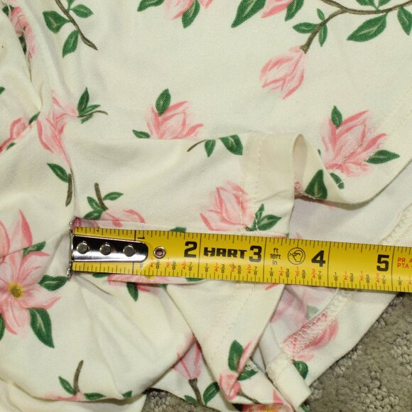 Draper James Women's Large Cream with Pink Flowers Pajama Shorts Set - Picture 9 of 9